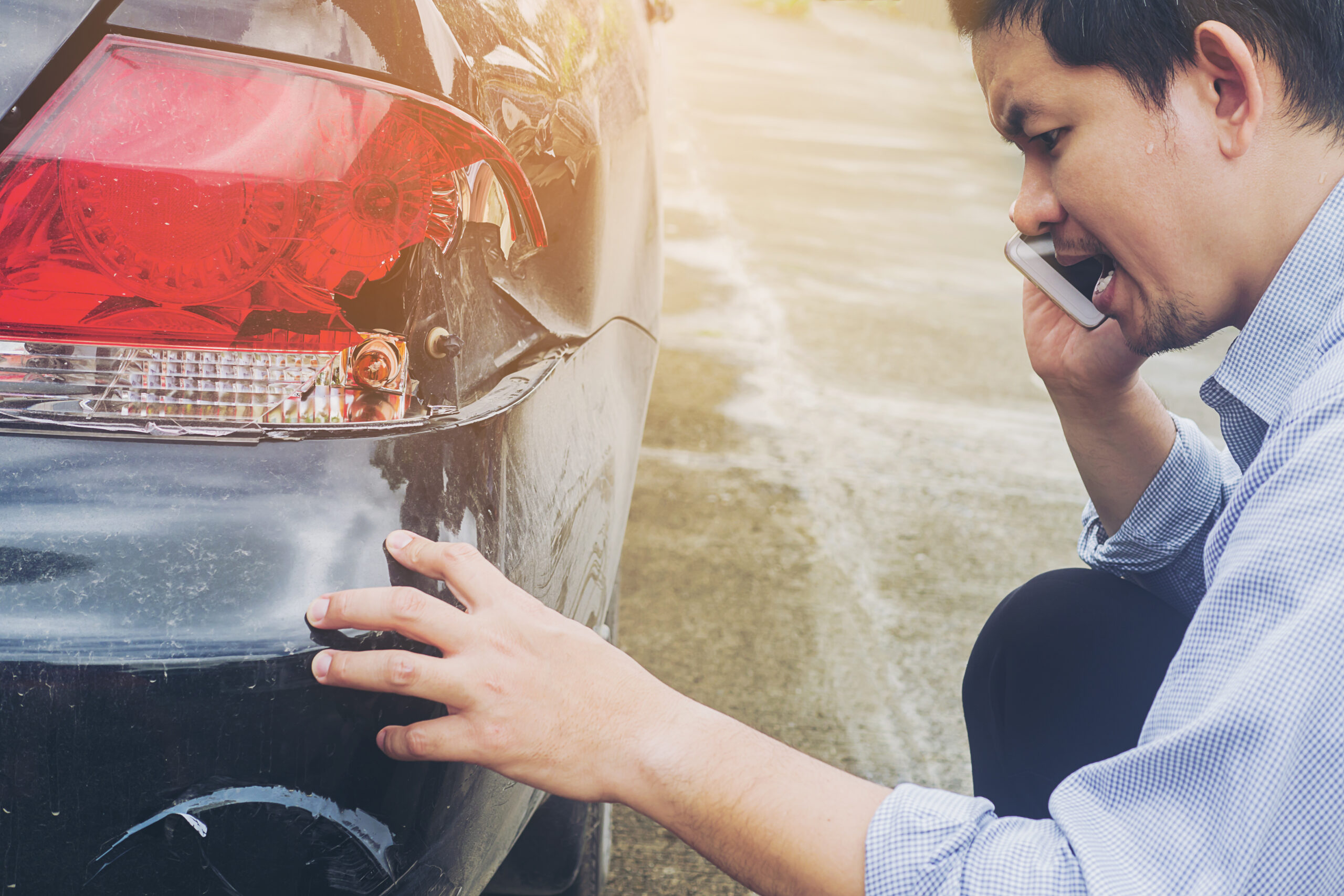 Seu carro sofreu danos, mas o responsável não apareceu